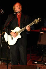 Joey Nicholson leading worship in Kansas